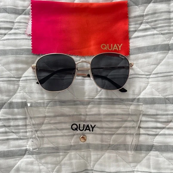 Quay Australia | Accessories | Quay Jezabell Sunglasses  display picture 1